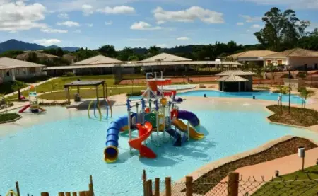 Praia com Areia Branca